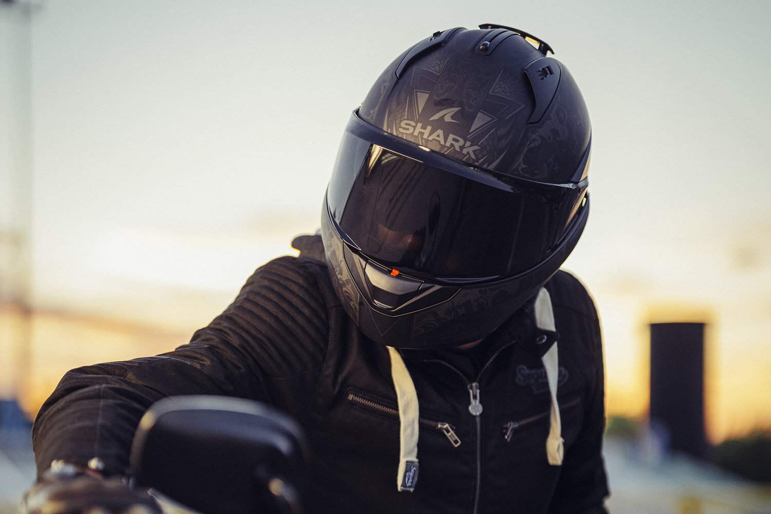 EVO-GT Motorcycle modular black helmet | SHARK HELMETS